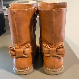 Girl’s boots
